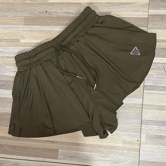 VSIRMEI TRANSCEND NOW Pants - WSIRMEI TRANSCEND NOW athletic running shorts size women’s small